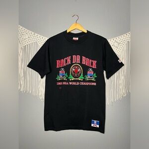 Vintage Nutmeg 1992 Chicago Bulls NBA World Championship Embroidered T-S…